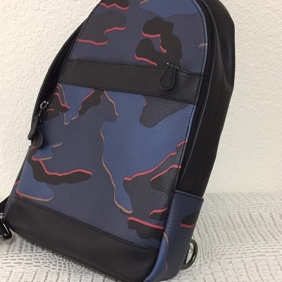 New Coach Men’s Charles pack shoulder bag - Picture 6 of 6